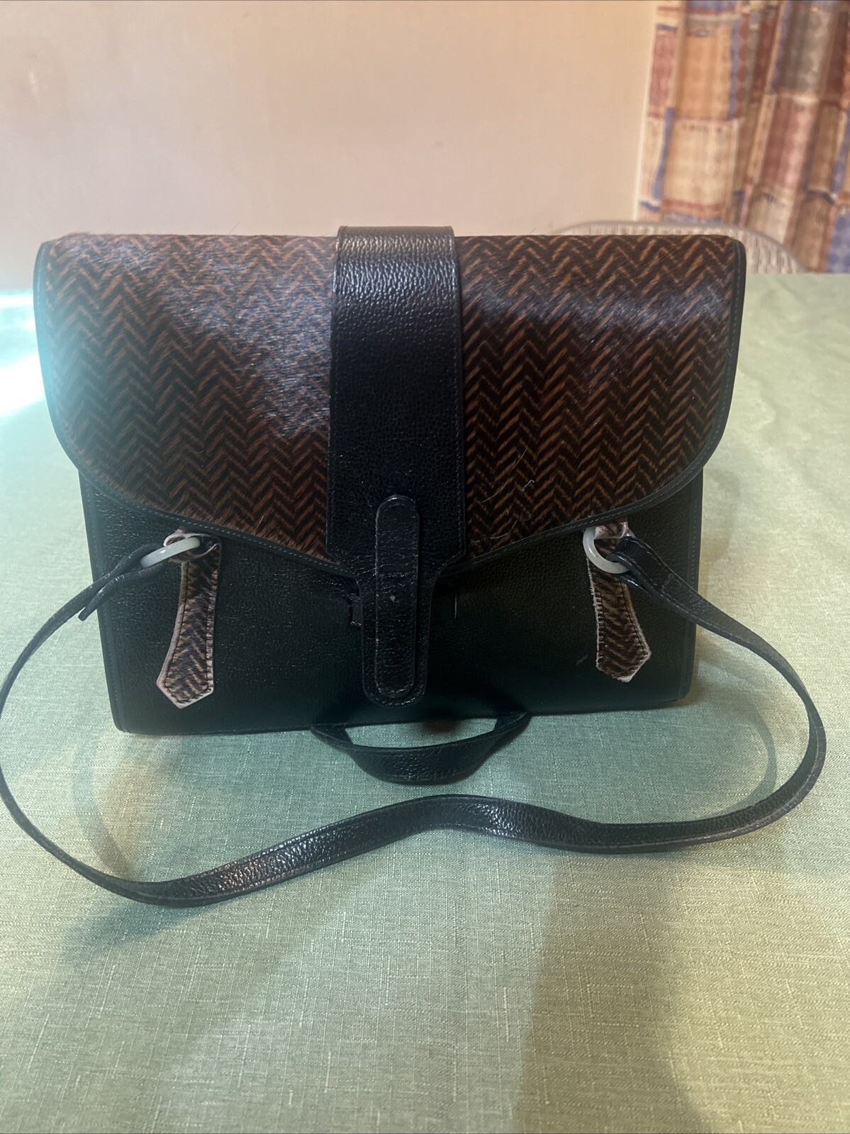 Picture 1 of 6