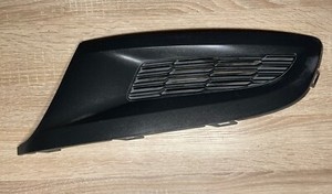 ORIGINAL Kühlergrill rechts VW POLO 6R 6R0 853 666 Grill Gitter gebraucht