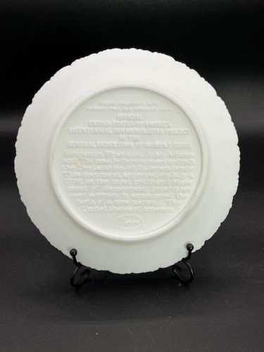 Plate #2 Fenton Milk Glass Portrait of Liberty Bicentennial Commemorative Plate - Picture 3 of 5