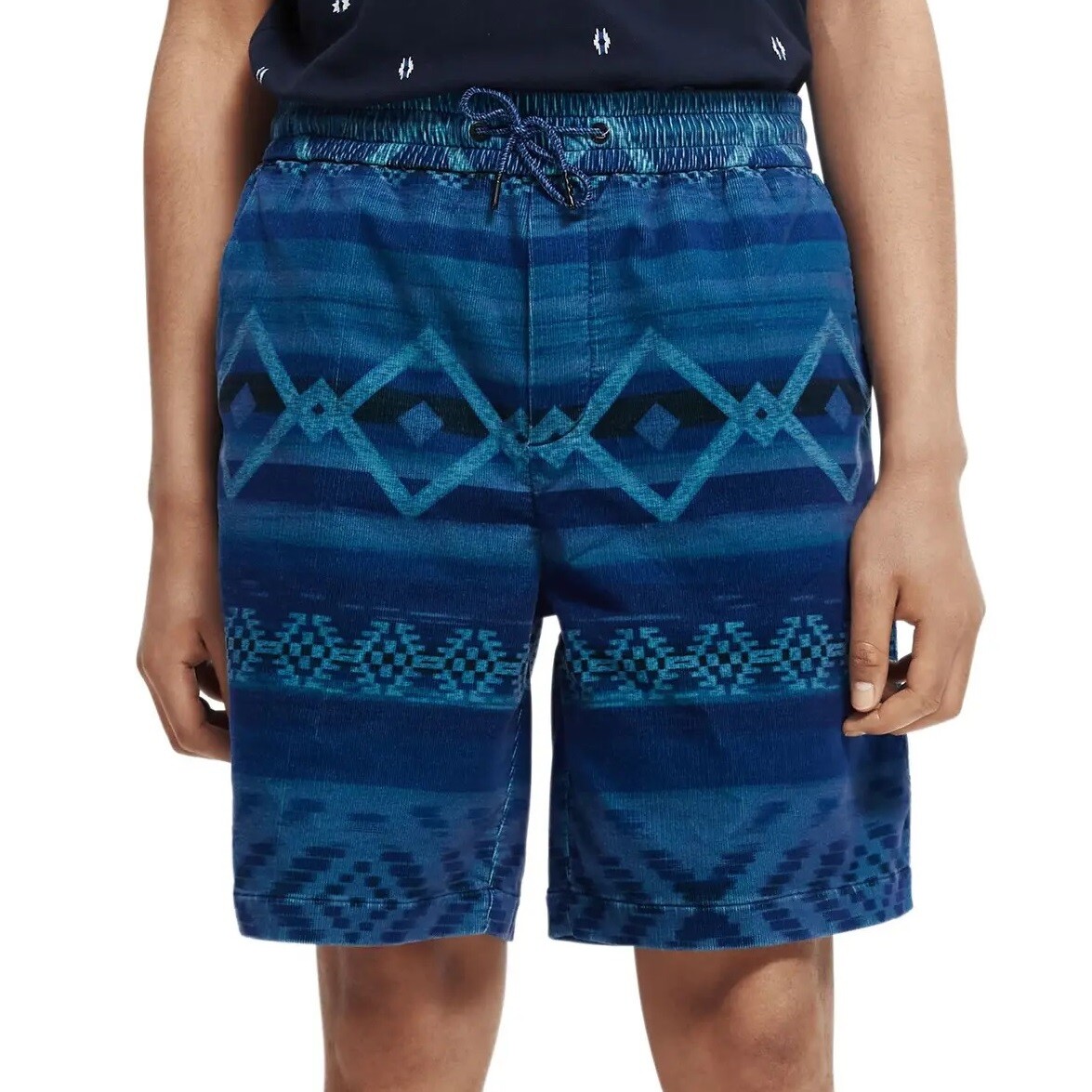 Мужские вельветовые шорты Scotch - Soda в полоску с карманами и эластичной резинкой на талии синего цвета 12090₽