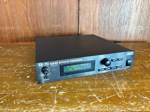 BOSS SE-70 SE70 Super Effects Processor New internal Battery w/ power supply