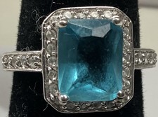 .925 EMERALD CUT AQUAMARINE STONE WITH SMALL DIAMONDS SIZE 6.5