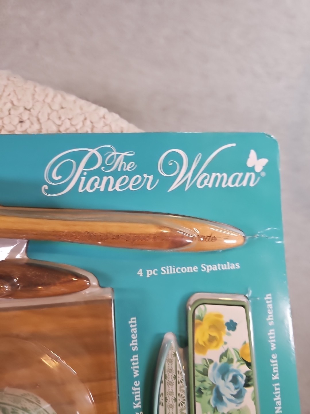 The Pioneer Woman Rose Shadow 20 Piece Kitchen Gadget Set NIP!