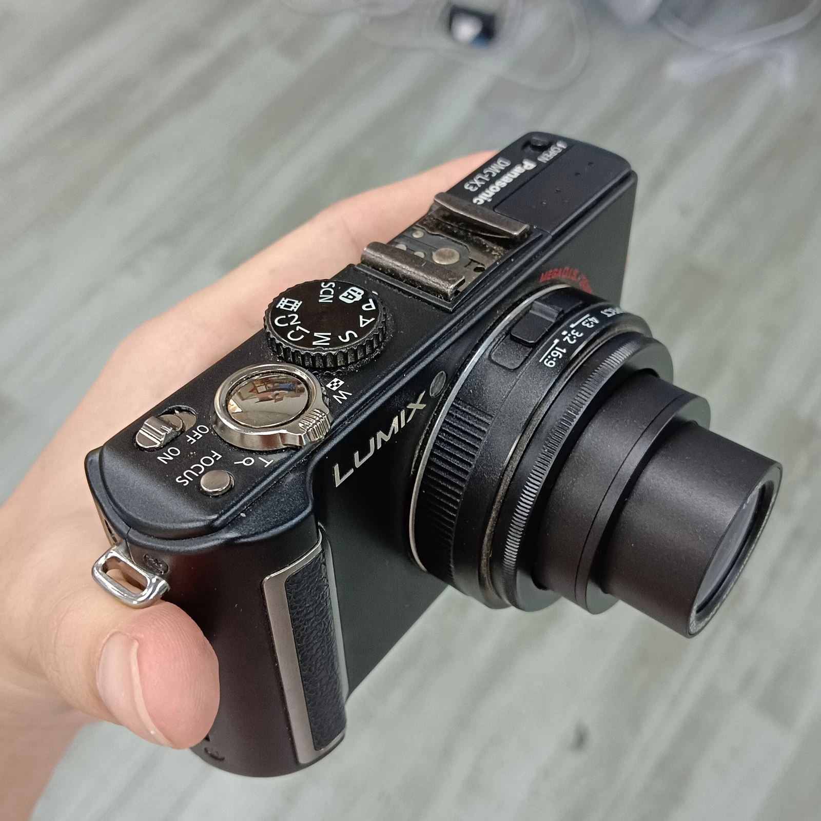 Panasonic LUMIX DMC-LX3 Black Digital Camera 10.1MP 2.5x Zoom English AF Lock image 4