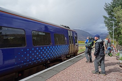 Photo 6x4 Boarding the Train Attadale Attadale is a request stop, and I w c2018