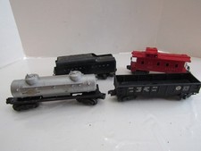 VINTAGE TRAIN CAR LOT FREIGHT LIONEL CARS TANKER HOPPER CABOOSE TENDER O SCALE