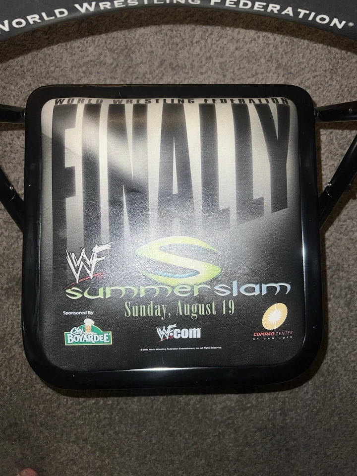Silla WWE WWF SummerSlam 2001 San José CA The Rock Returns WCW Invasion Foto 2 de 3