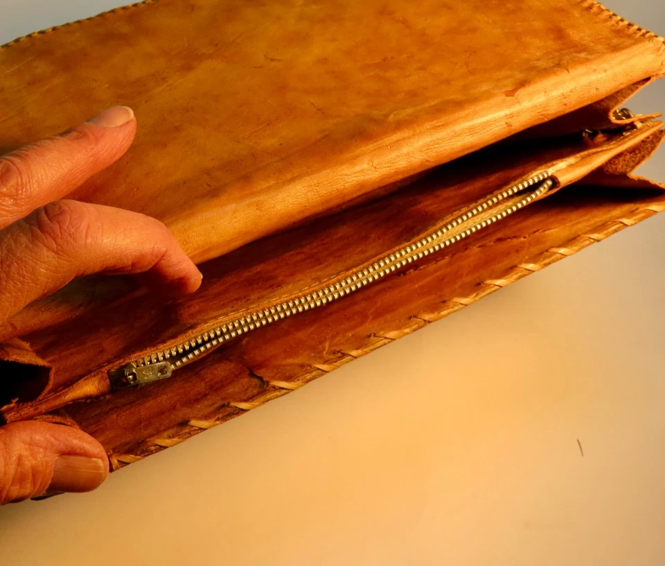 Cartera de piel de serpiente vintage para damas, 12 x 7, correa de metal, tres divisiones, exc. Estado Foto 4 de 4