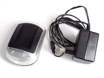 OTB DTC-5101 Zubehör: Basis Akku Ladegerät Charger Ladestation für Pentax D-L17