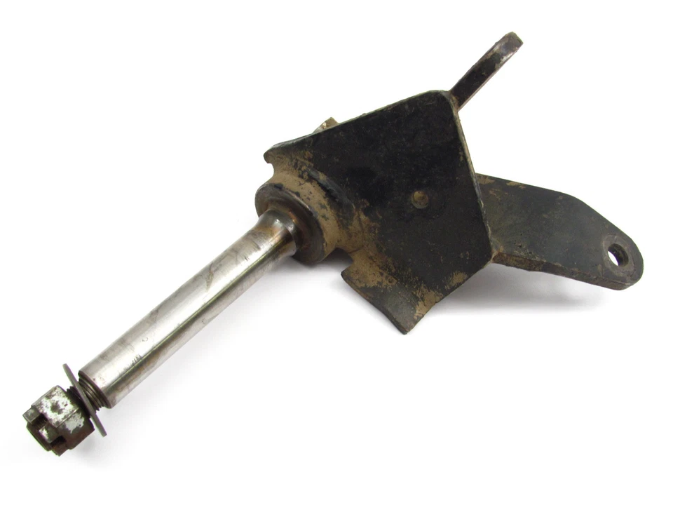 1987 POLARIS 87 CYCLONE W877828 250 250X - LEFT FRONT WHEEL AXLE STRUT SPINDLE - Image 2 of 4