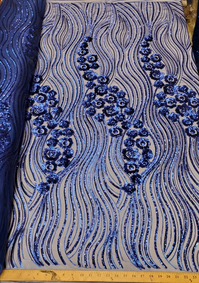 Tela de lentejuelas azul real floral bordado en malla graduación "lujo ondulado"  Foto 2 de 4