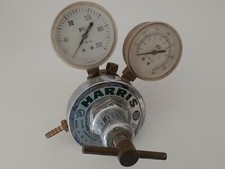 Harris Calorific Model 92-100 Multi-Stage Dual Gauge Compressed Gas Regulator 