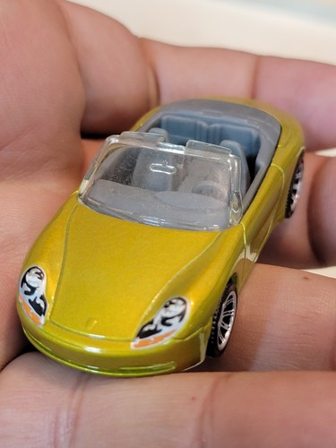 1998 MATCHBOX-1/64 Diecast Yellow Gold Porsche 911 Carrera Cabriolet EUC C118 - Picture 3 of 7
