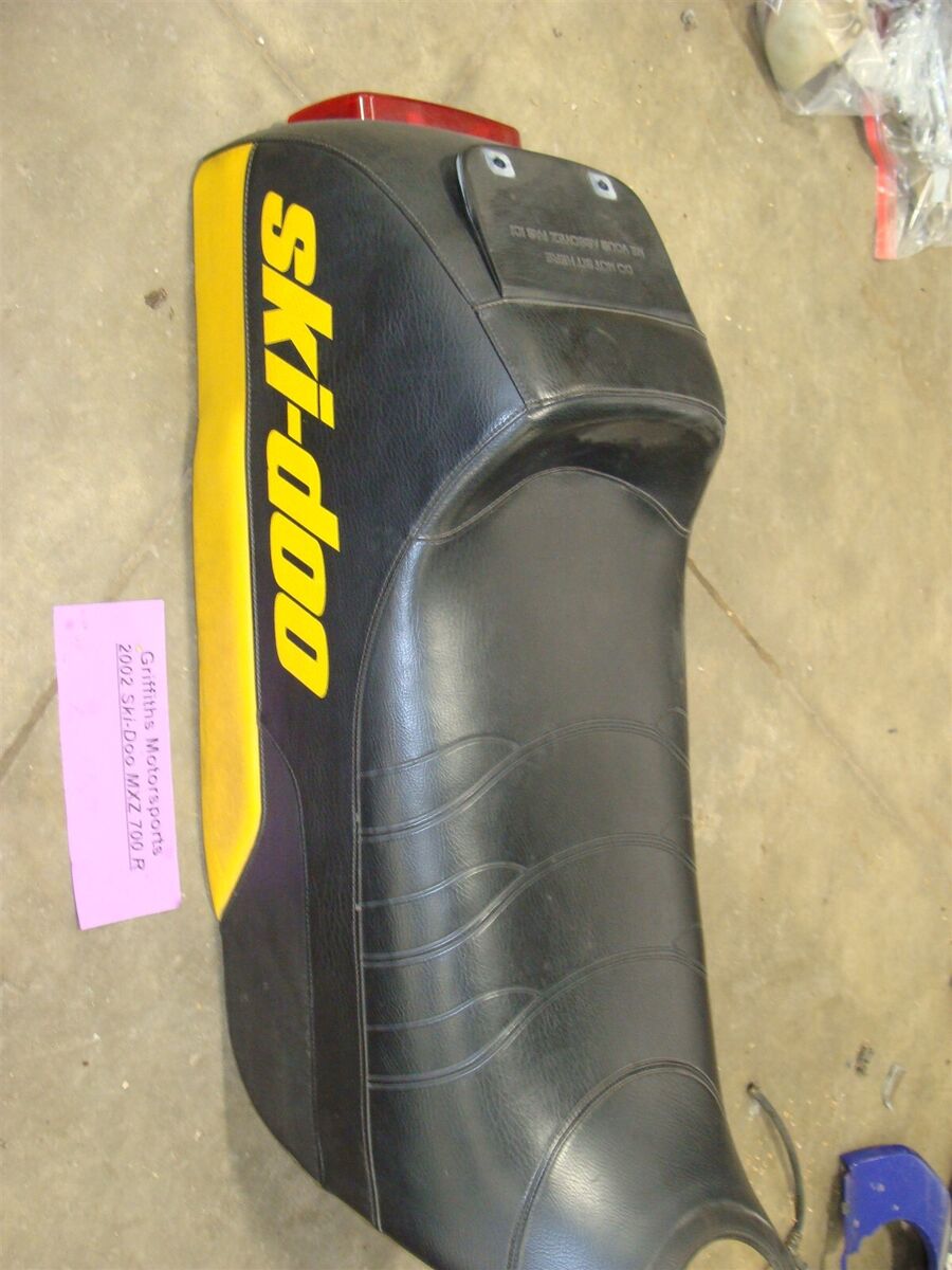 2002 SKI-DOO MXZ-700R zx complete seat base cover foam trunk 2002 SKI-DOO MXZ-700R zx complete seat base cover foam trunk