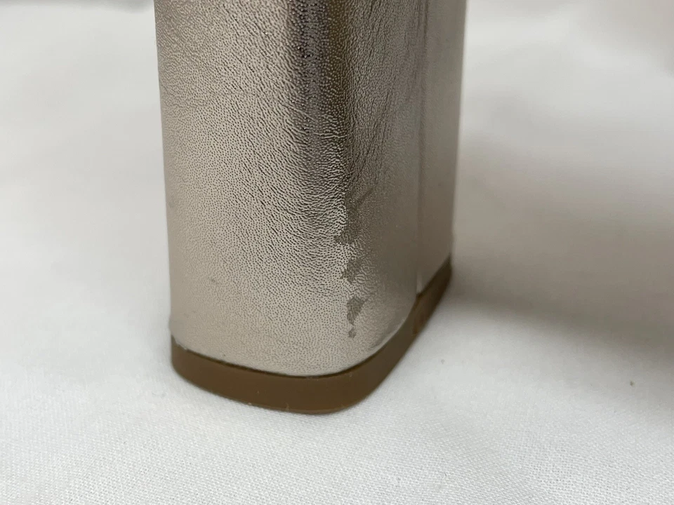 Bella Vita Women Block Heel Sandal Heeled Gold Leather 10Wide Pair of Shoes - Image 3 of 4