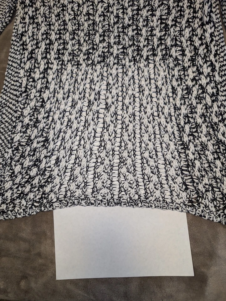 Suéter de malha aberto Kenar preto e branco tamanho G - Imagem 4 de 4