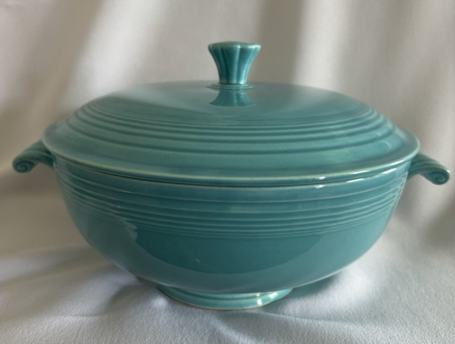 Vintage Fiesta *Turquoise* Covered Casserole - Fantastic Condition! - Picture 4 of 16