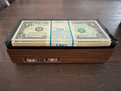 VINTAGE 1974 Windsor  AM RADIO $500 ONE DOLLAR BILLS Acrylic Lucite Strap