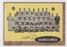 1962 Topps Los Angeles Angels Team (Green Tint; Has Inset Photos) #132 a5h
