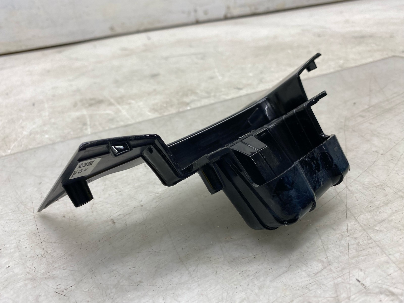 2020-2025 ASTON MARTIN DBX FR CENTER CONSOLE METAL SW PACK TRIM MY83-240A40-AA