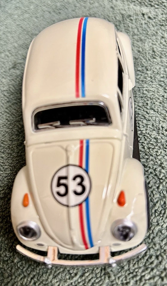 Coche diecast “Herbie The Love Bug” escala 1:32 de la película de 1968 nuevo sin caja Foto 2 de 4