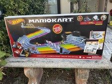 Hot Wheels GXX41-Mario Kart Rainbow Road Track Set Brand New 30 Piece Set
