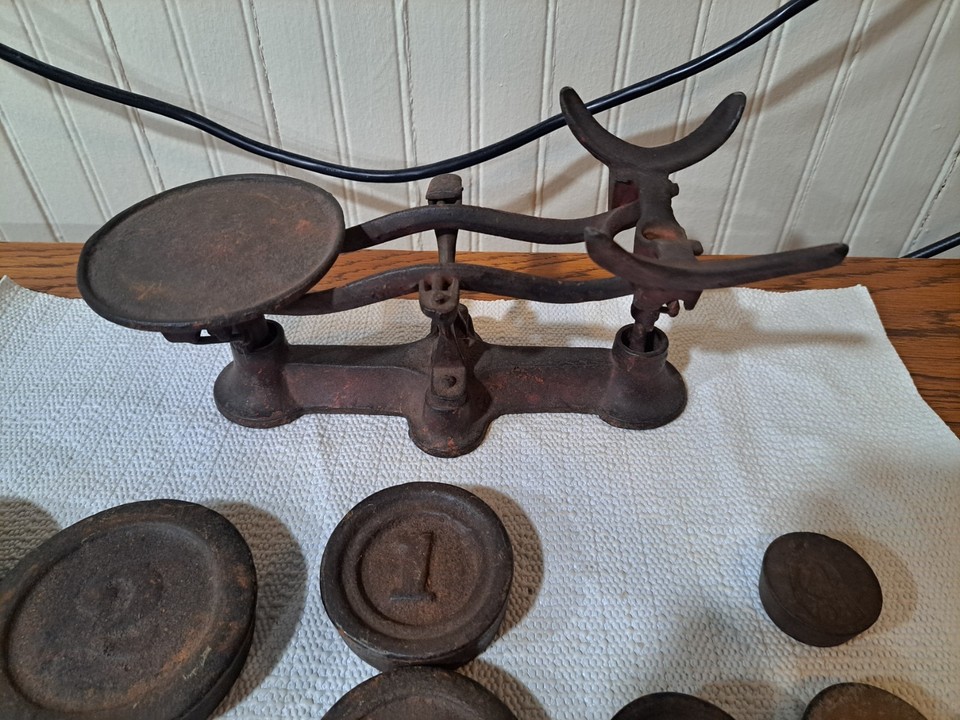 Antique Cast Iron Reading Hardware Co. Balance Scale & Cast Iron Weight ...