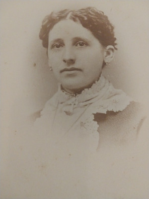 c1880s Antique Cabinet Card Victorian Young Woman