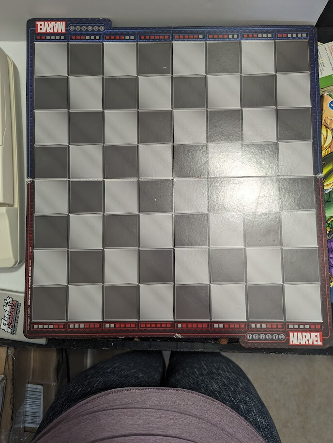 Marvel Chess Set Board Game 2015 Heroes Vs Villains Thanos Ironman Avengers