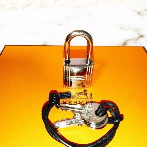Authentic HERMES Set of Padlock & Key Cadena Silver-Tone Bag Accessories Charm