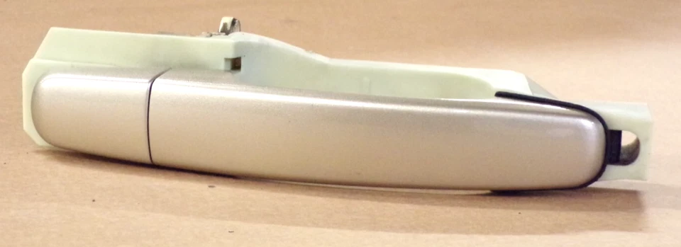 Chevy Equinox 2006 manija de puerta (pasajero trasero) Pontiac Torrent 2005-2009 Foto 2 de 3