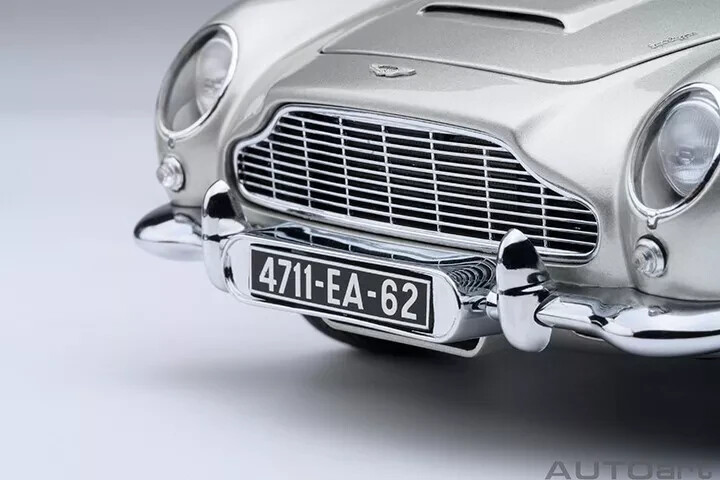 希少　AUTOart製　Aston Martin　DB5　1/18 ミニカー 1/18 Aston Martin DB5 RHD 1964 British Racing Green Model Car By