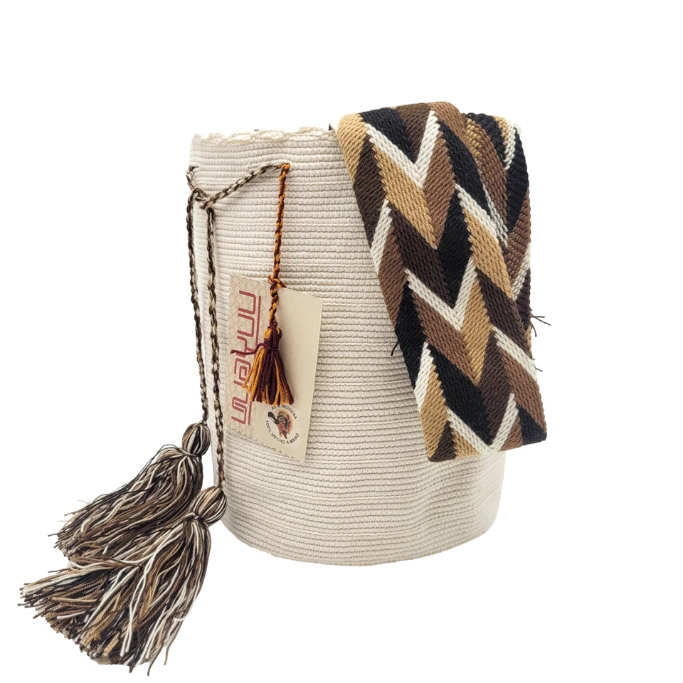 NUEVO CON ETIQUETAS 🔥 Bolso Mochila Wayuu Grande Colombiano Hecho a Mano Sólido Informal Calidad Superior BLANCO Foto 3 de 4