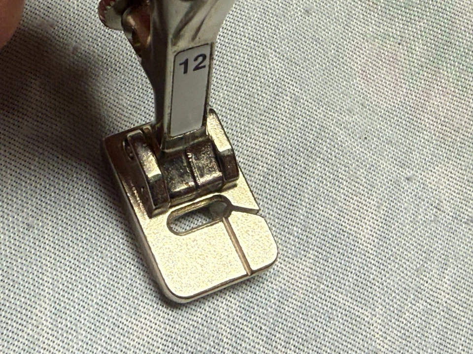 Bernina Old Style No. 12 Tricot / Bulky Overlock Foot - Image 2 of 4