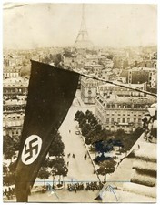 WW2 - La Swastika Flotte sur Paris July 1940 - Vintage silver print - 