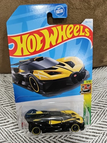 Hot Wheels Bugatti Bolide Black/ Yellow 185/250 HW Exotics Series 3/10 Brand New