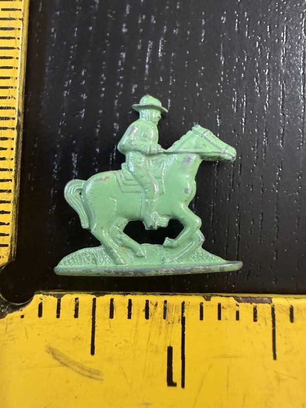 Cracker Jack Prize Metal Stand Up Green Cavalry Horse Soldier Figure Old Vintage