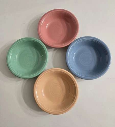 FIESTA USA 4 Pc Vintage PASTEL COLOR FRUIT DESSERT BERRY BOWLS
