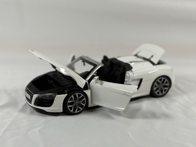 Kyosho 1/18 Scale Die Cast Model Audi R8 Spyder - White | eBay
