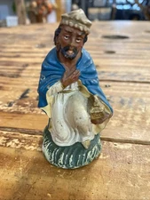 Vintage 3.25” Kneeling Wisemen Figurine Christmas Nativity Replacement Figurine