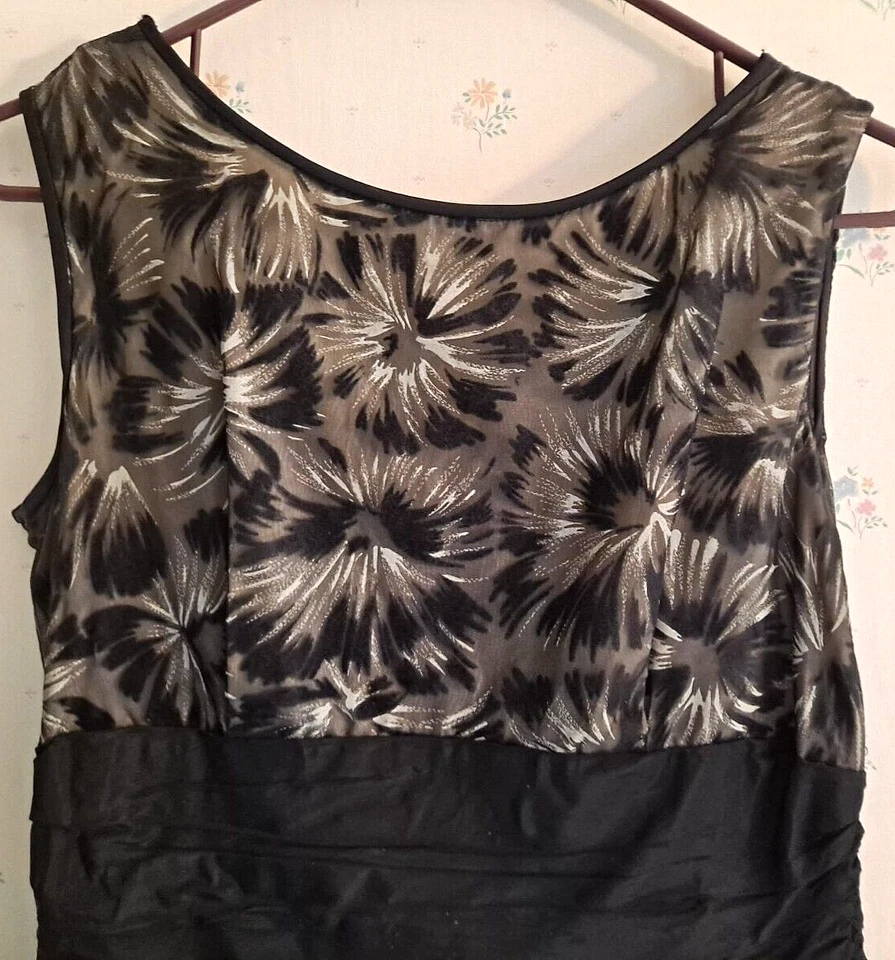 Vintage Black Party Dress, Women's 14 , Gothic Style, Zip up, Sewn Slip w/Lace - Image 2 of 4