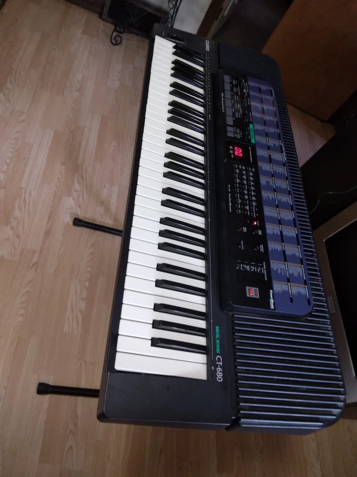 Teclado portátil Casio Ct-860 en perfecto estado de funcionamiento y muy limpio Foto 3 de 4