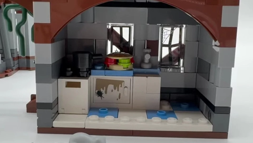 Brand New Scooby-Doo Mystery Mansion - like LEG0 (75904)- Ships From The USA - Image 3 of 4