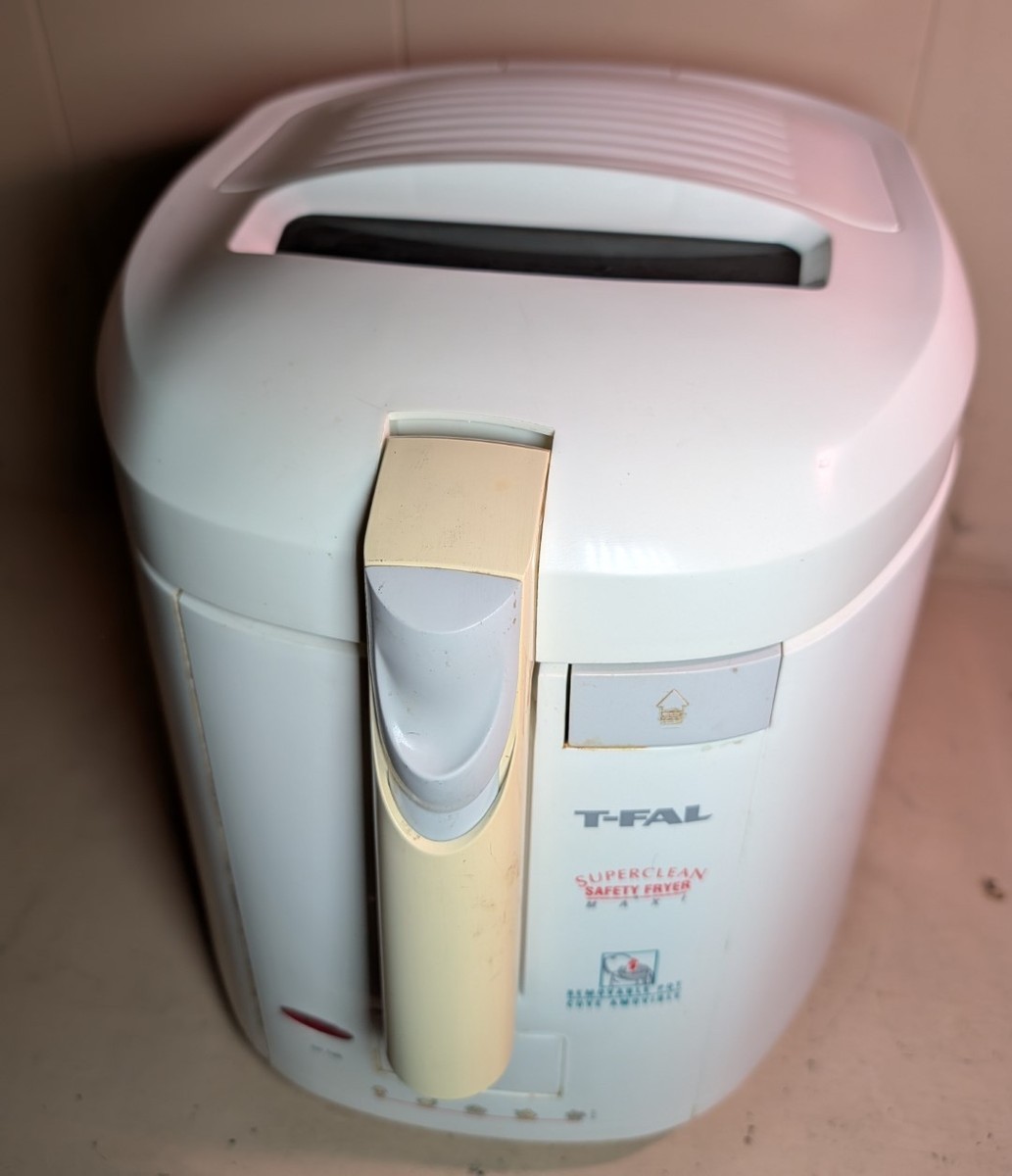 T-Fal Superclean Safety Fryer Maxi 614540 Type F17-R AM Deep Fryer