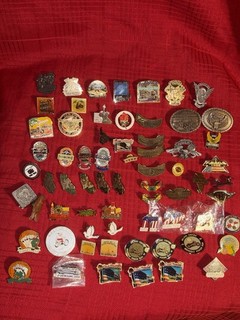 60 HAT LAPEL PIN LOT MOTORCYCLE HARLEY DAVIDSON HOG COLLECTIBLES & More 1997 02