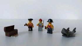 Lego 6261 Pirate Raft - Raft Raiders Pirates Complete with Instructions 