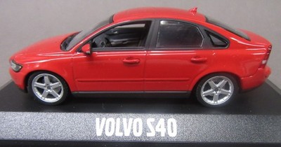 Paul's Model Art Minichamps VOLVO S40 T5 red 1/43 diecast MIB tr1