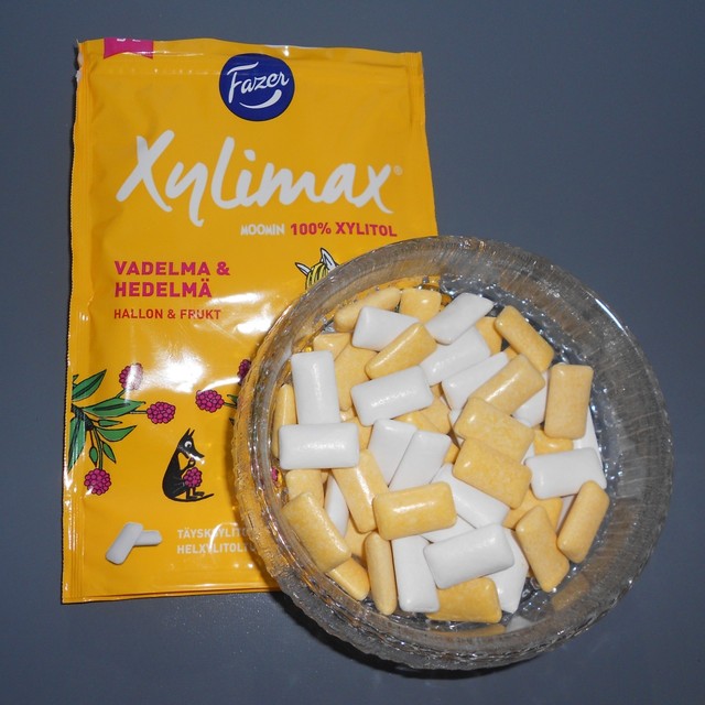 Xylimax Moomin Raspberry Fruit 100g of full XYLITOL gum Fazer Made in