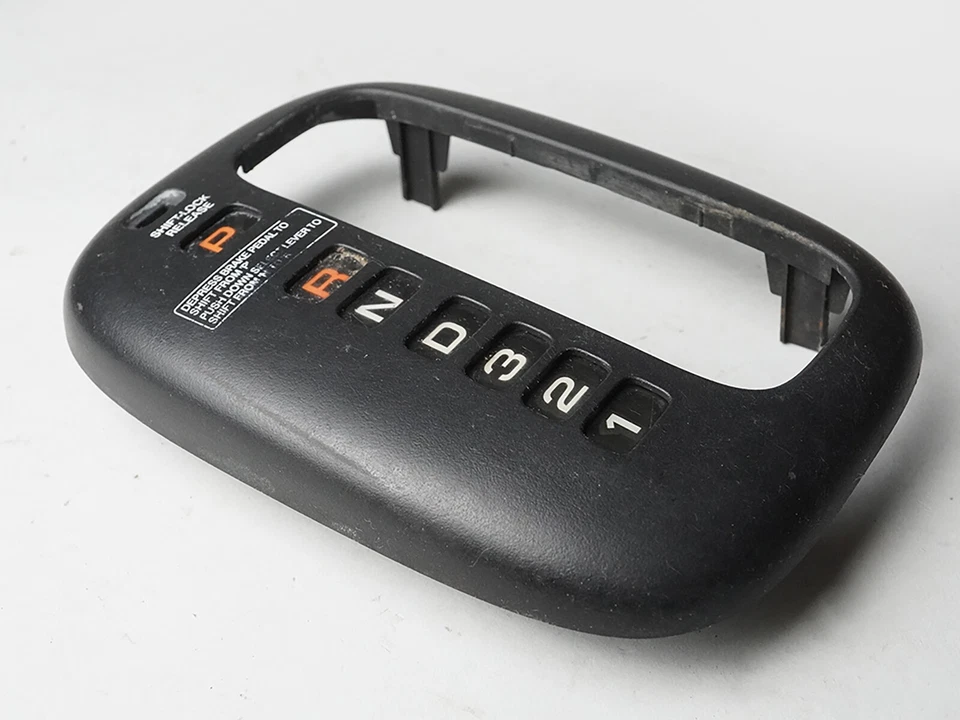 Suzuki Verona 2004 embellecedor bisel cubierta piso palanca de cambios selector transmisión automática Foto 4 de 4