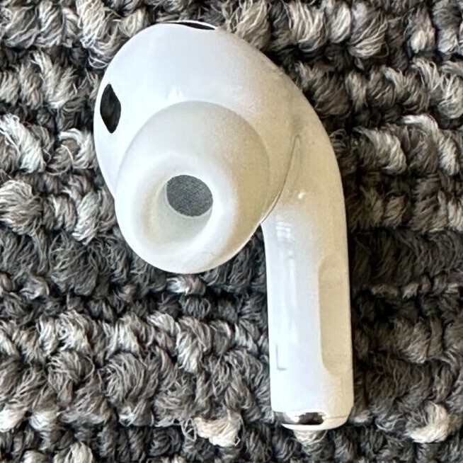 AirPods Pro 第2世代新品　2nd generations Amazon.com: Apple AirPods Pro (2nd generation) with MagSafe